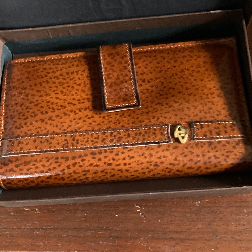 Ami Brown Signature Series Accessory